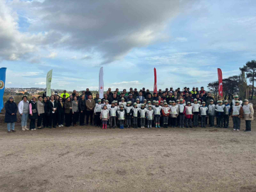 Ayvacık’ta 1500 Fıstık Çamı Fidanı Toprakla Buluşturuldu