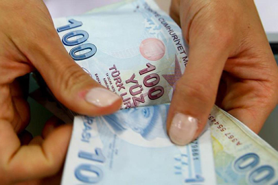 İlk kez burs ve öğrenim kredisi alacak öğrenciler için ödemeler başladı