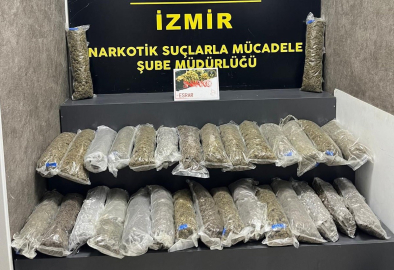İzmir’de uyuşturucu deposuna baskın: 23 kilo ele geçirildi