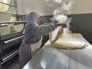 Küçük bir dükkanda başlamışlardı şimdi tonlarca yufka üretiyorlar