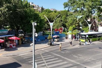 Cumhuriyet Parkı otobüs durağının yeri değiştirildi
