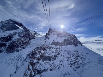 Alp Dağları’nın zirvesinde masal gibi görüntüler