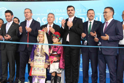 İzmir’de depremde hasar görünce yeniden yapılan 4 okulun açılışı gerçekleştirildi