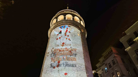 İstanbul’da Öğretmenler Günü Galata Kulesi’ne yansıtılan görsellerle kutlandı