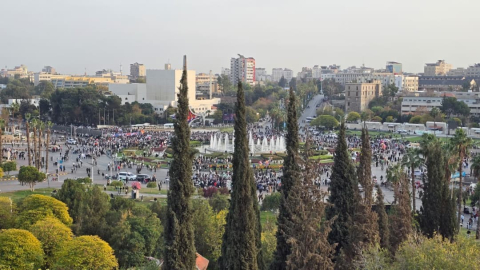 Suriye’de halk, ulusal birlik kutlamaları için meydanları doldurdu