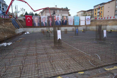 Bakan Bak: "Türkiye şu anda spor tesisi devrimi yaşıyor"