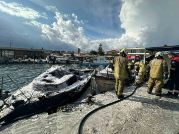 Çeşme’deki yangında 7 tekne alevlere teslim oldu