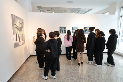 "Varlığın Arayüzü" sergisi Sefaköy Galeri Küp’te