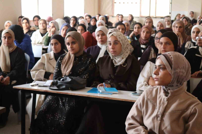 Gazze İslam Üniversitesi’nde 2 yıl aradan sonra dersler yeniden başladı