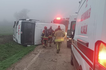 Balıkesir'de öğrenci servisi devrildi: 9 yaralı