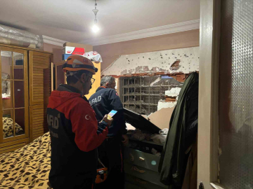 Dairenin zili çalınca yatak odasının yıkıldığını öğrendi