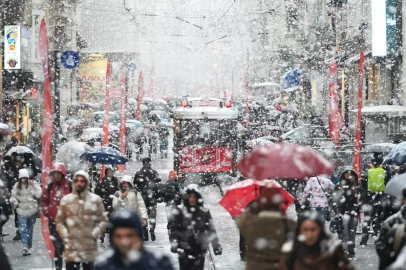 İstanbul'a kar yağışı geliyor! AKOM merak edilen tarihi verdi
