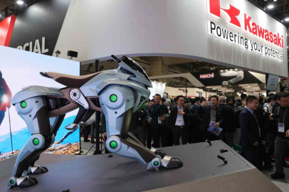 Japonya’da robottan Türkiye’ye "lokumlu" selam