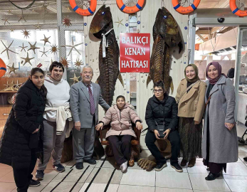 Özel gereksinimli bireyler, Türkiye Deniz Canlıları Müzesi’ni ziyaret etti