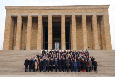 Özel: "Kurultayımızda yenilenen parti programımız, güncellenen tüzüğümüz ve yeni kadrolarımızla birlik ve beraberlik içinde geleceğe yürüyoruz"