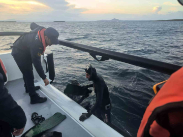 Karaya oturan tekne sahil güvenlik ekiplerince kurtarıldı