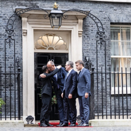 Zelenskiy: "Londra’daki görüşmeler verimli geçti ve barış yönünde küçük bir ilerleme var"