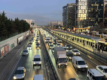 İstanbul’da trafik yoğunluğu yüzde 81’e ulaştı