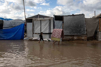 Gazze’yi vuran fırtınada 12 kişi hayatını kaybetti, 27 binden fazla çadır hasar gördü