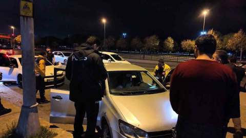 Pendik sahilinde 100 metre arayla iki şüpheli ölüm