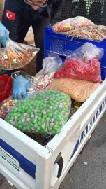 Esenyurt’ta kaçak şekerleme atölyesine baskın: 9 ton 400 kilo ürün imha edildi