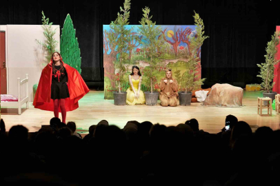 Keçiören’de Kırmızı Başlıklı Kız müzikali çocuklarla buluştu