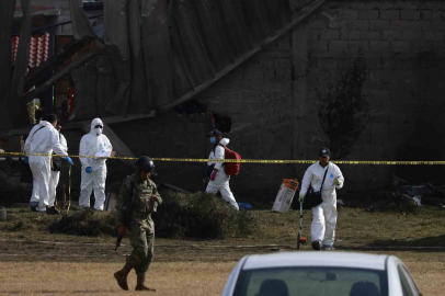 Meksika’da küçük uçak düştü: 7 ölü