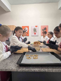 Kartepe’deki ilkokulda "Türkiye Yüzyılı Maarif Modeli" ile çok yönlü eğitim