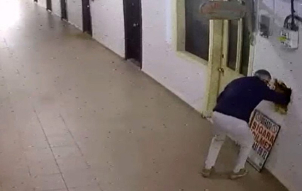 Bakırköy’de akıl almaz 40 bin dolarlık saat hırsızlığı kamerada