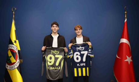 Fenerbahçe, Kamil Efe Üregen ve Kuzey Sapaz ile profesyonel sözleşme imzaladı