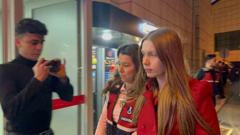 Uyuşturucudan gözaltına alınan ünlüler sağlık kontrolünden geçirildi