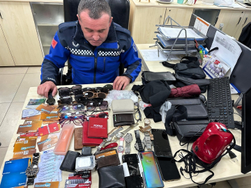 Kocaeli’de kayıp eşyalar "Alo 153" ile sahiplerini bekliyor