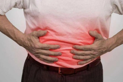 Mide ağrısı deyip geçmeyin: Kalp krizi sinyali olabilir