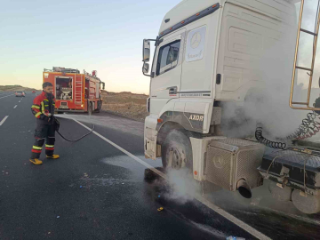 Bingöl’de seyir halindeki tırda yangın paniği: Facia son anda önlendi