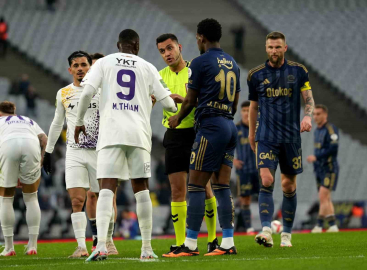 Trendyol Süper Lig: Eyüpspor: 0 - Fenerbahçe: 2 (İlk yarı)