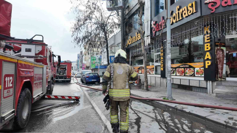 Esenyurt’ta iş hanında korkutan yangın