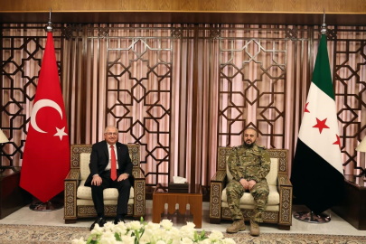 Milli Savunma Bakanı Güler, Suriyeli mevkidaşı Ebu Kasra ile bir araya geldi