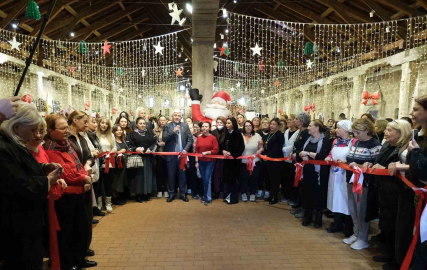 Rengarenk el emeği ürünlerle yeni yıl coşkusu başladı
