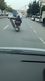 Esenyurt’ta akan trafikte hayrete düşüren görüntü