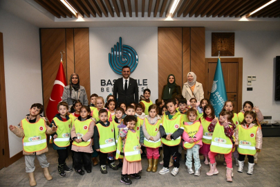 Başiskele'de 4-6 yaş Kur'an kursu öğrencilerinden belediye ziyareti
