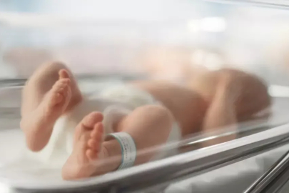 İnsanlık dışı vahşet! 7,5 aylık bebeğe anne ve sevgilisinden işkence