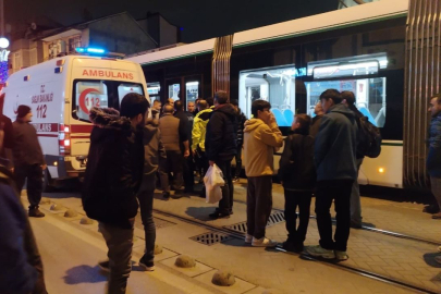 İzmit'te tramvayın çarptığı yaşlı kadın hayatını kaybetti