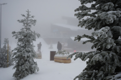 Kocaeli beyaza büründü! Kartepe’de sıcaklık -6’ya düştü, kar kalınlığı 10 santimi buldu
