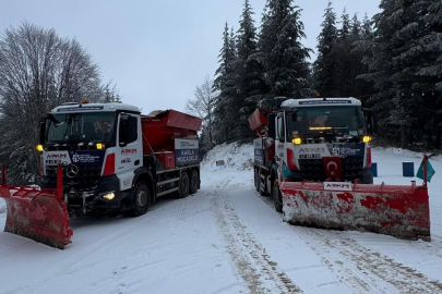 Kocaeli’de yüksek kesimlerde kar mesaisi sürüyor!