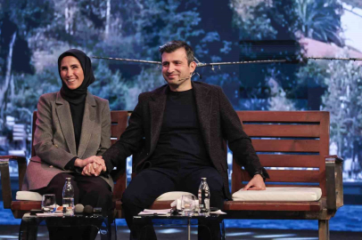 Selçuk Bayraktar: "Geleceğe yürüyebilmek için farklı olmanız gerekiyor"