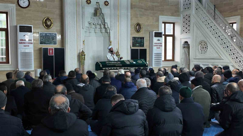 Servis kazasında hayatını kaybeden şoför, son yolculuğuna uğurlandı