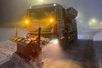 Kocaeli'de karla mücadele ekipleri ulaşım için 7/24 sahada