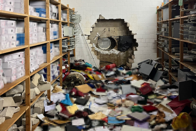 Almanya'da hırsızlar duvarı delerek banka kasasını soydu