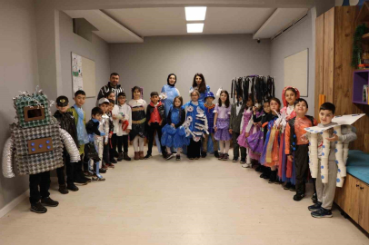 Ümraniye Belediyesi’nden çevre dostu moda defilesi: Atıklardan geri dönüşüm şıklığı