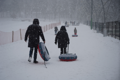 Kış turizminin gözdesi Kartepe'de kar sevinci